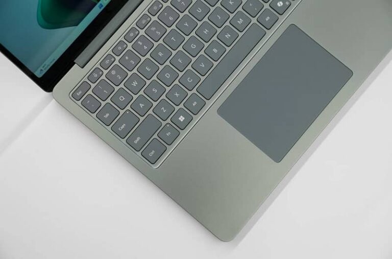 Microsoft здивувала новим Surface Laptop 13: 23 години без зарядки